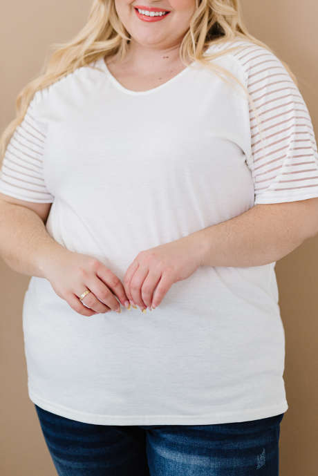 Wit gestreept T-shirt met raglanmouwen, plus size LC25112840-1