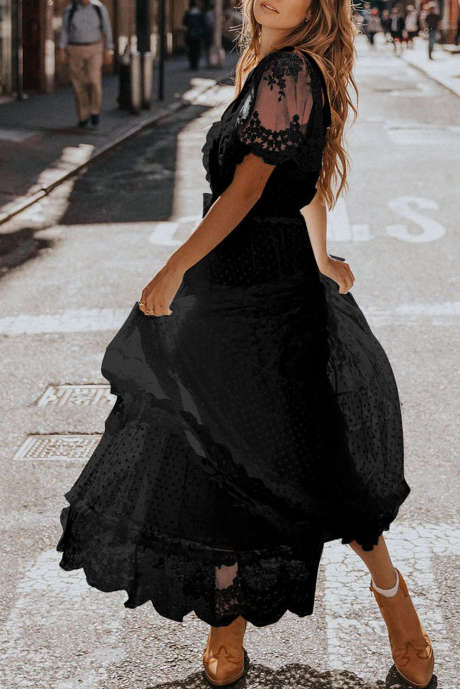 Vestido largo fluido de malla con encaje y lunares negros LC6113613-2