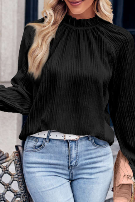 Chemisier noir à manches bouffantes et col montant à volants