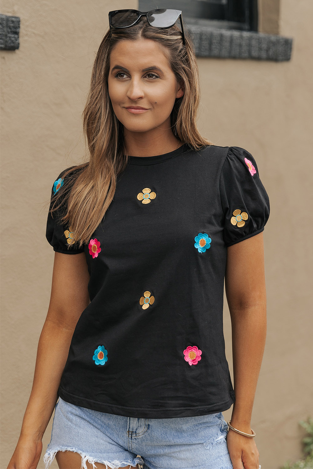 $6.5 Black Embroidered Flower Short Puff Sleeve Tee Wholesale