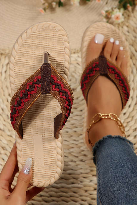 Flache Flip-Flops mit gewebtem Riemen in Feuerrot
