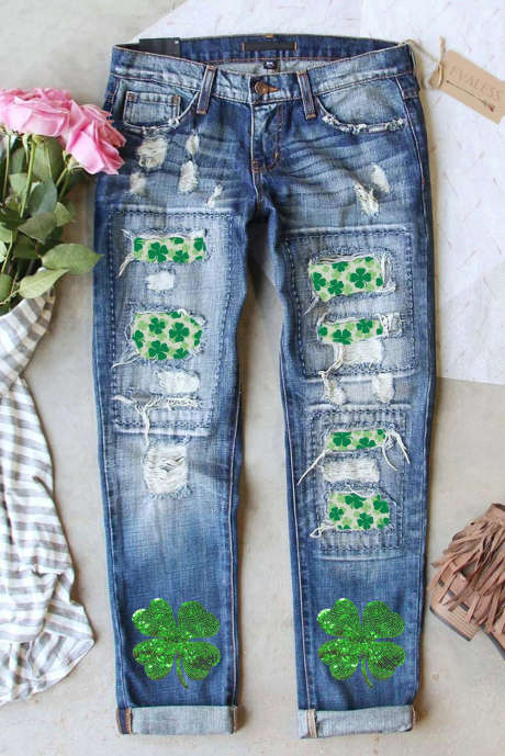 Jeans invecchiati con paillettes patchwork di trifogli di San Patrizio azzurro cielo