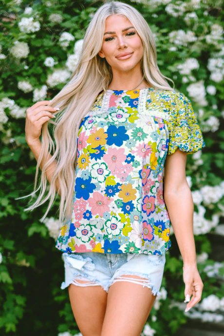 Blusang Berdeng Bubble Sleeve na may Lace Trim na may Floral at Mixed Print
