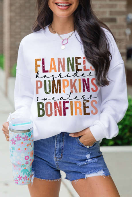 Sweat-shirt beige FLANNELS PUMPKINS BONFIRES à épaules tombantes