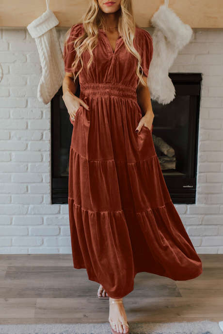 Robe longue à volants et manches courtes en velours marron avec taille froncée