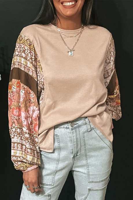 Top in maglia a nido d'ape con maniche a sbuffo patchwork floreale a contrasto pergamena