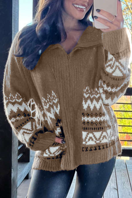 Hnědý westernový svetr s žebrovaným lemem a zipem
