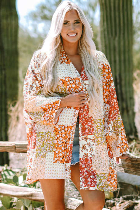 Kimono con frente abierto floral y patchwork boho blanco
