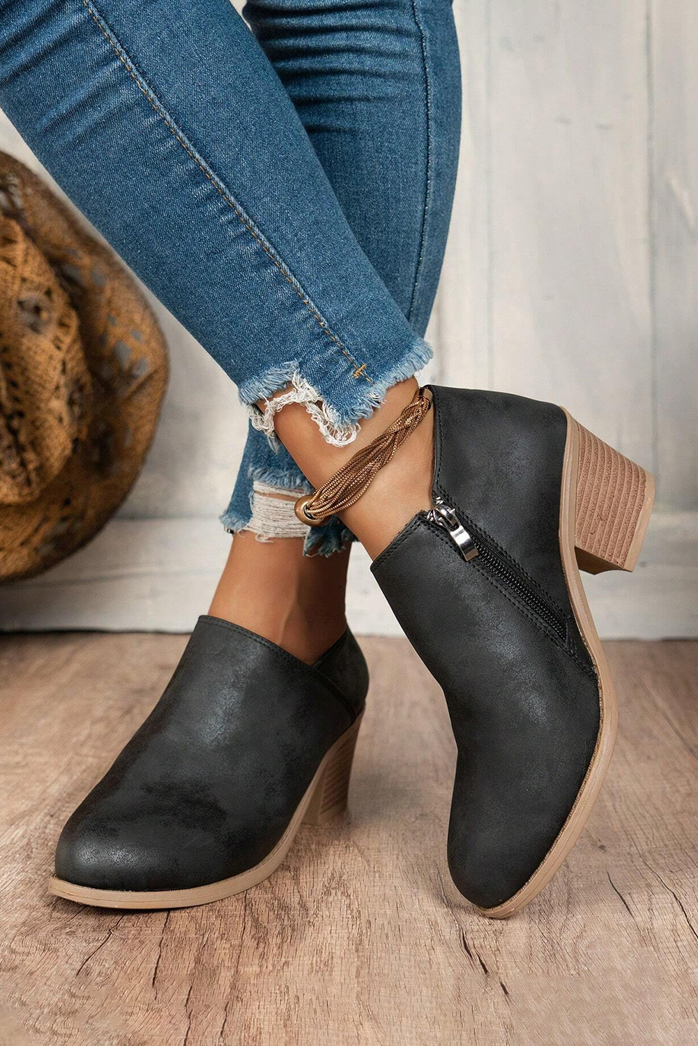 8.86 Black Tulip Opening Suede Ankle Boots Wholesale