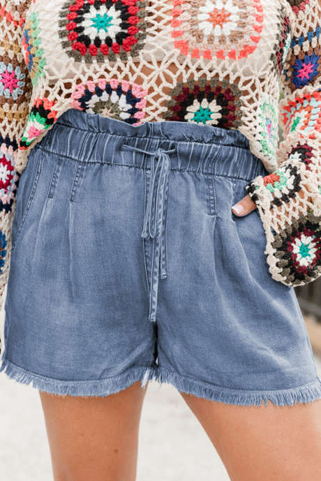 Short en jean bleu crépuscule à taille haute avec ourlet brut et lacets
