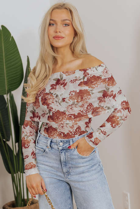 Pouzdrové body s dlouhým rukávem s růžovým květinovým potiskem