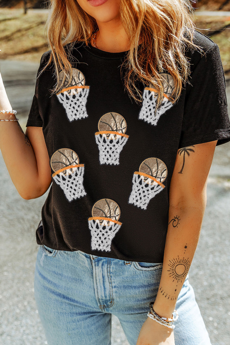 Camiseta gráfica con parche de baloncesto y lentejuelas negras para el día del juego