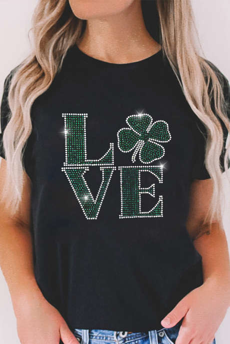 Camiseta con gráfico de diamantes de imitación LOVE de Black Clover para el Día de San Patricio