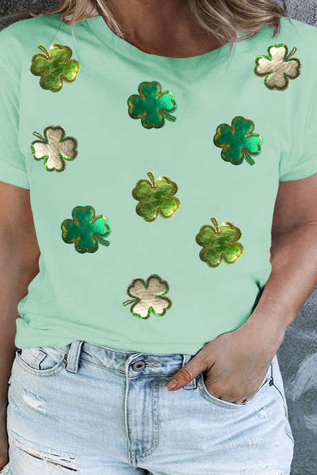T-shirt de grande taille avec motif de trèfle à quatre feuilles bleu islandais et patch graphique St Patrick