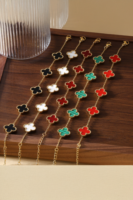 Bracciale a catena con quadrifoglio rosso fuoco di San Patrizio BH014185-P3