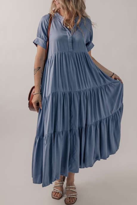 Robe longue évasée à volants et manches courtes à boutons cachés bleus Ashleigh