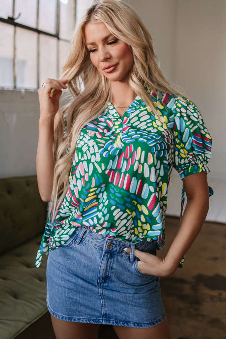 Green Brushwork Geometric Print Puff Sleeve lovettu kaulapusero