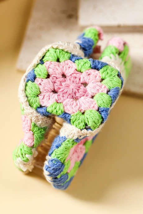 Fermaglio per capelli con fiore all'uncinetto blu scuro BH043344-P5