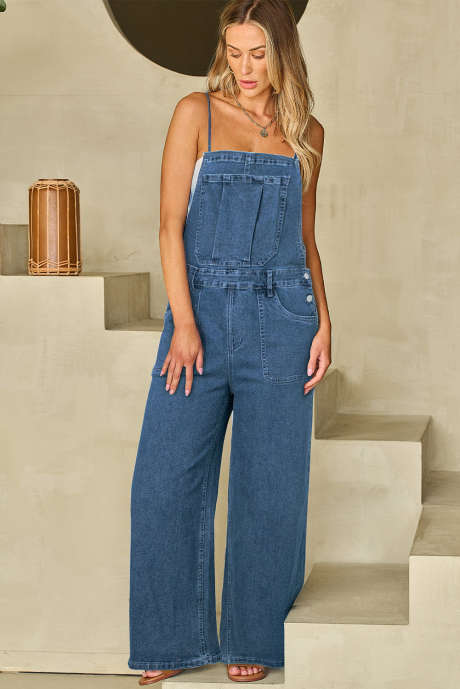 Macacão jeans com alças ajustáveis ​​em azul crepúsculo e pernas largas