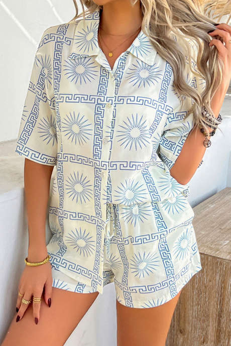 Taivaansininen lomapainettu löysä paita ja kiristysshortsisetti