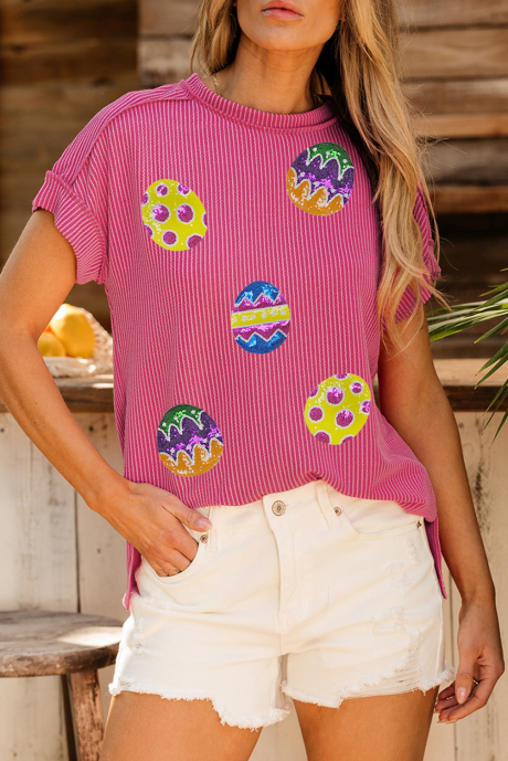 Maglietta girocollo a costine con grafica e toppe a forma di uovo di Pasqua con paillettes rosso rosa LC25228734-P6