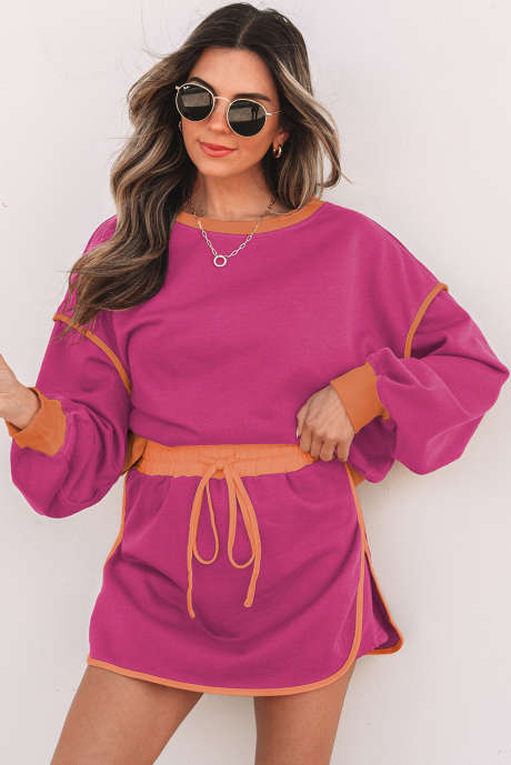 Контрастный свободный пуловер розово-красного цвета и комплект из юбки-шорт со шнуровкой на талии