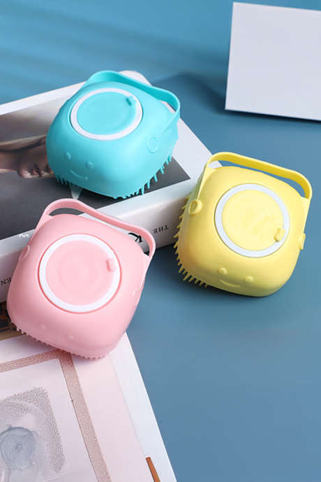 ペールチェスナットシリコンペットウォッシャーブラシ、シャンプーディスペンサー付き