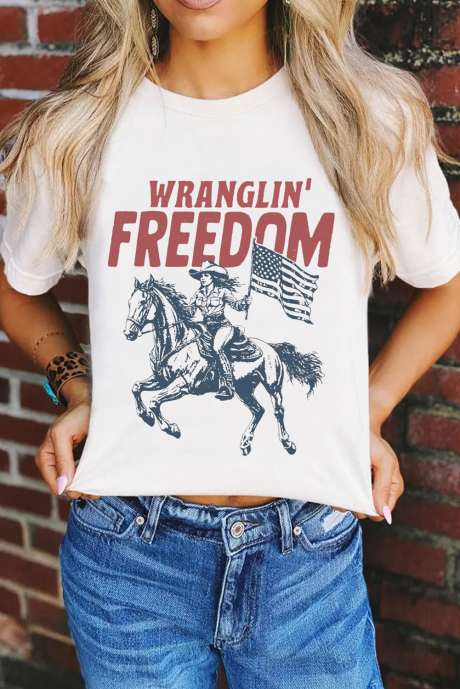 تي شيرت أبيض برسومات WRANGLIN FREEDOM Rodeo