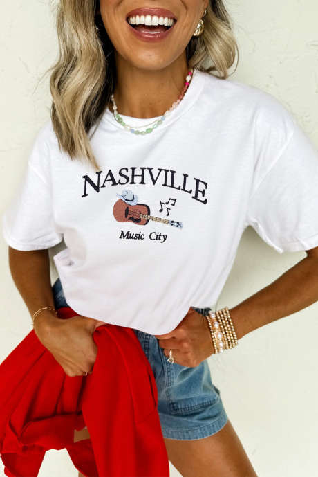 Camiseta de cuello redondo con estampado de guitarra blanca de Nashville Music City