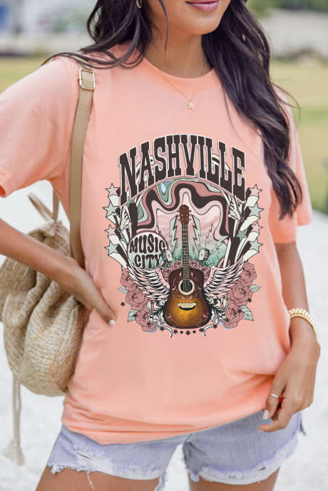 Camiseta rosa con gráfico de guitarra de NASHVILLE MUSIC CITY