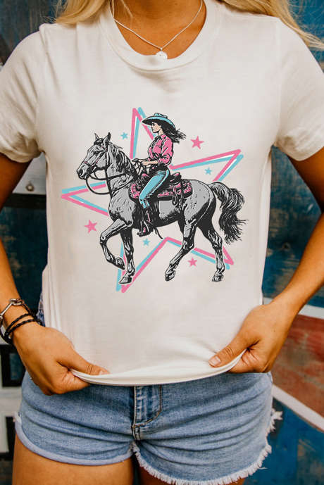 Hvit stjerne-cowgirl-t-skjorte med rund hals og grafikk