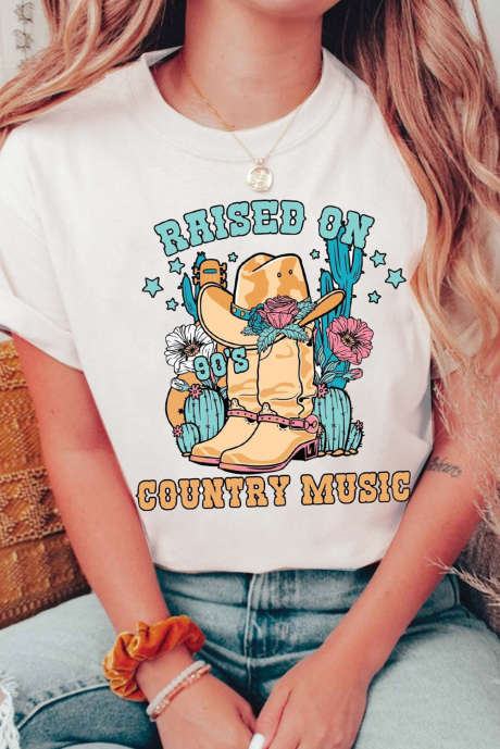 Camiseta gráfica estilo western blanca "CRIADO CON LA MÚSICA COUNTRY"
