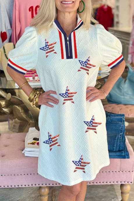 فستان تي شيرت أبيض مزين بالترتر ونجمة علم الولايات المتحدة الأمريكية، مرقع، بياقة منقوش، بتصميم الرابع من يوليو