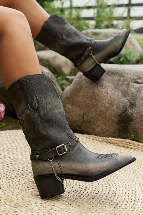 Botas de salto grosso com bico fino e estilo western marrom escuro desgastado