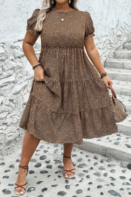 Vestido Plus Size Marrom Estampa Leopardo Babado Manga Curta Flare
