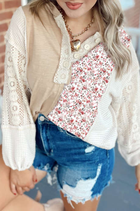 Blusa Henley de manga larga con diseño de patchwork y encaje floral de pergamino