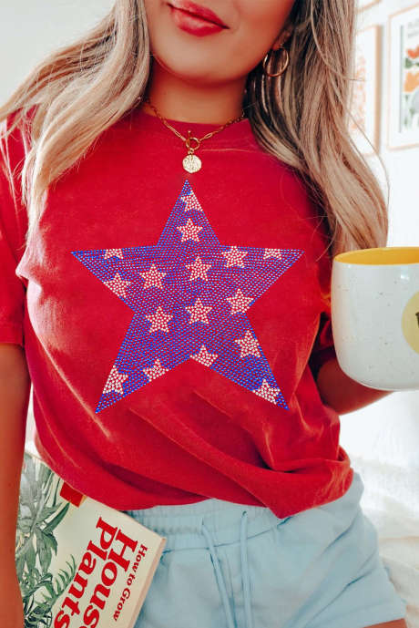 Camiseta com estampa de estrela e strass vermelho do Dia da Independência