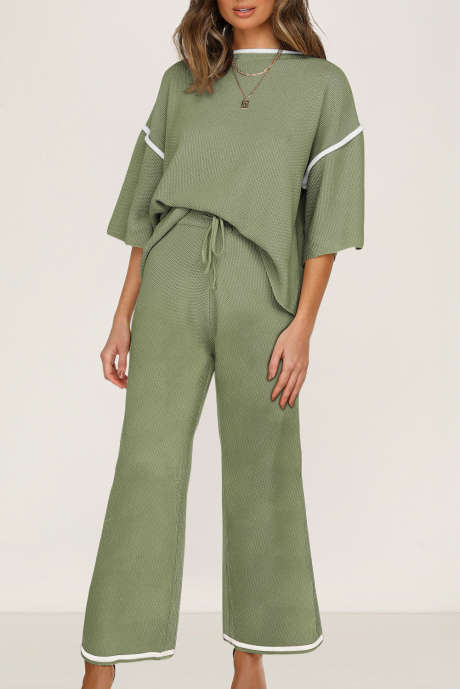 Completo due pezzi in maglia con maniche a mezza manica e bordi a contrasto verde guacamole e pantaloni con coulisse