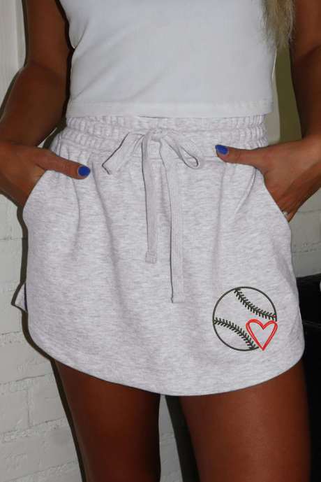 Gonna-pantalone in spugna francese con ricamo a cuore da baseball grigio chiaro