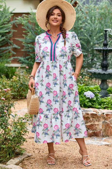 Vestido curto com estampa contrastante e decote dividido, manga bufante e curvilíneo