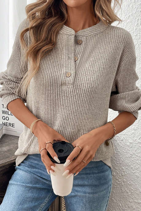 Top de punto Henley con hombros caídos y textura acanalada Simply Taupe