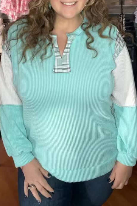 Blusa de manga larga con diseño de patchwork, cuadros y textura de bloques de colores acanalados y retorcidos en azul Aruba Plus