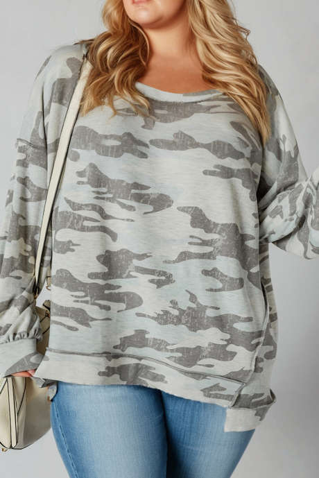 Sudadera con cuello redondo y estampado de camuflaje multicolor en talla grande