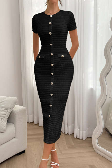 Robe mi-longue moulante en tricot texturé à manches courtes et fausses poches, noire et décorative