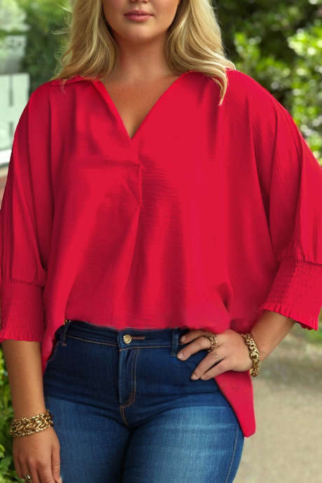 Blusa túnica extragrande estilo dolman con puños fruncidos en color rojo intenso, talla grande