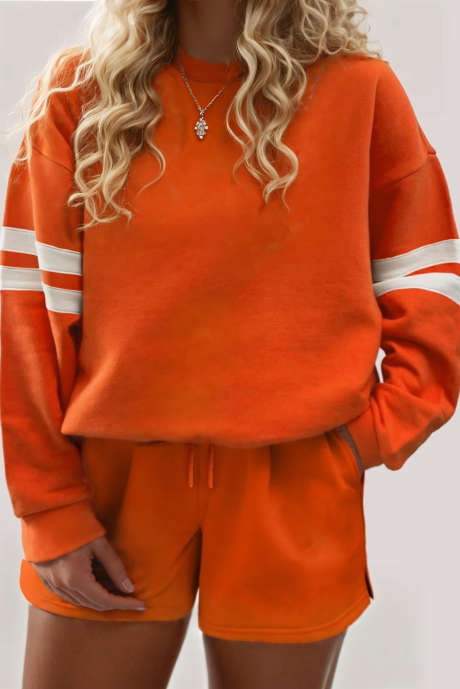 Conjunto corto naranja de jersey universitario a rayas con hombros caídos y cintura elástica con cordón ajustable, talla grande