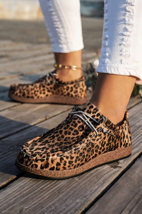 Pantofi sport cu șireturi și imprimeu din piele întoarsă artificială, culoare castaniu, cu leopard