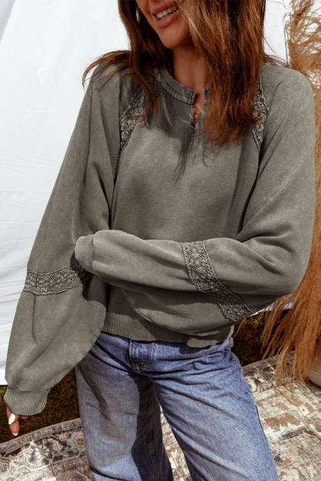 Dschungelgrünes, weites Sweatshirt mit Patchwork-Detail und eingekerbtem Ausschnitt in Mineralwaschung