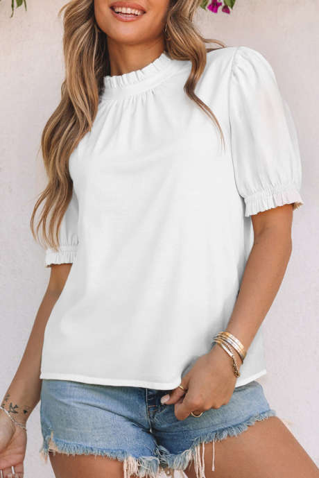 بلوزة بيضاء مكشكشة ذات رقبة مستديرة وأكمام قصيرة منفوخة، متوفرة للتخصيص