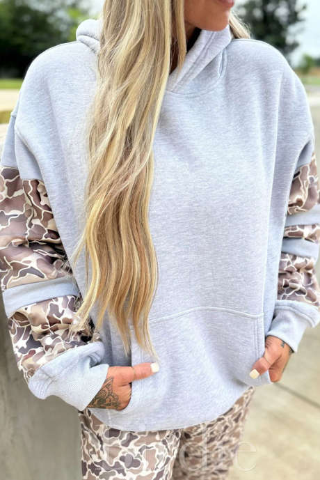 Felpa con cappuccio a maniche asimmetriche patchwork mimetico grigio chiaro taglia comoda